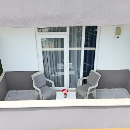 Hillside Apartmanhotel 3*