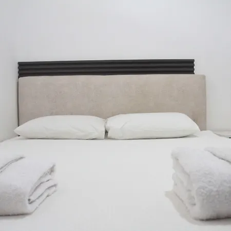 Hillside Apartmanhotel 3*