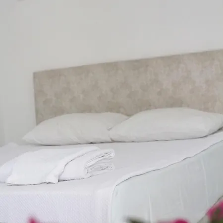 Ξενοδοχείο με διαμερίσματα Hillside 3*