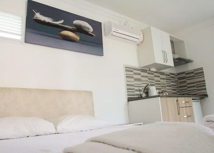 Hillside Apartmanhotel Side